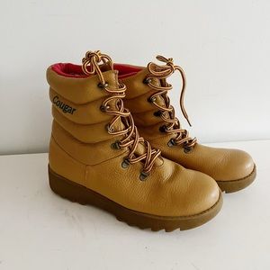 Cougar Womans Leather Pillow Boots | Size 8.5/9